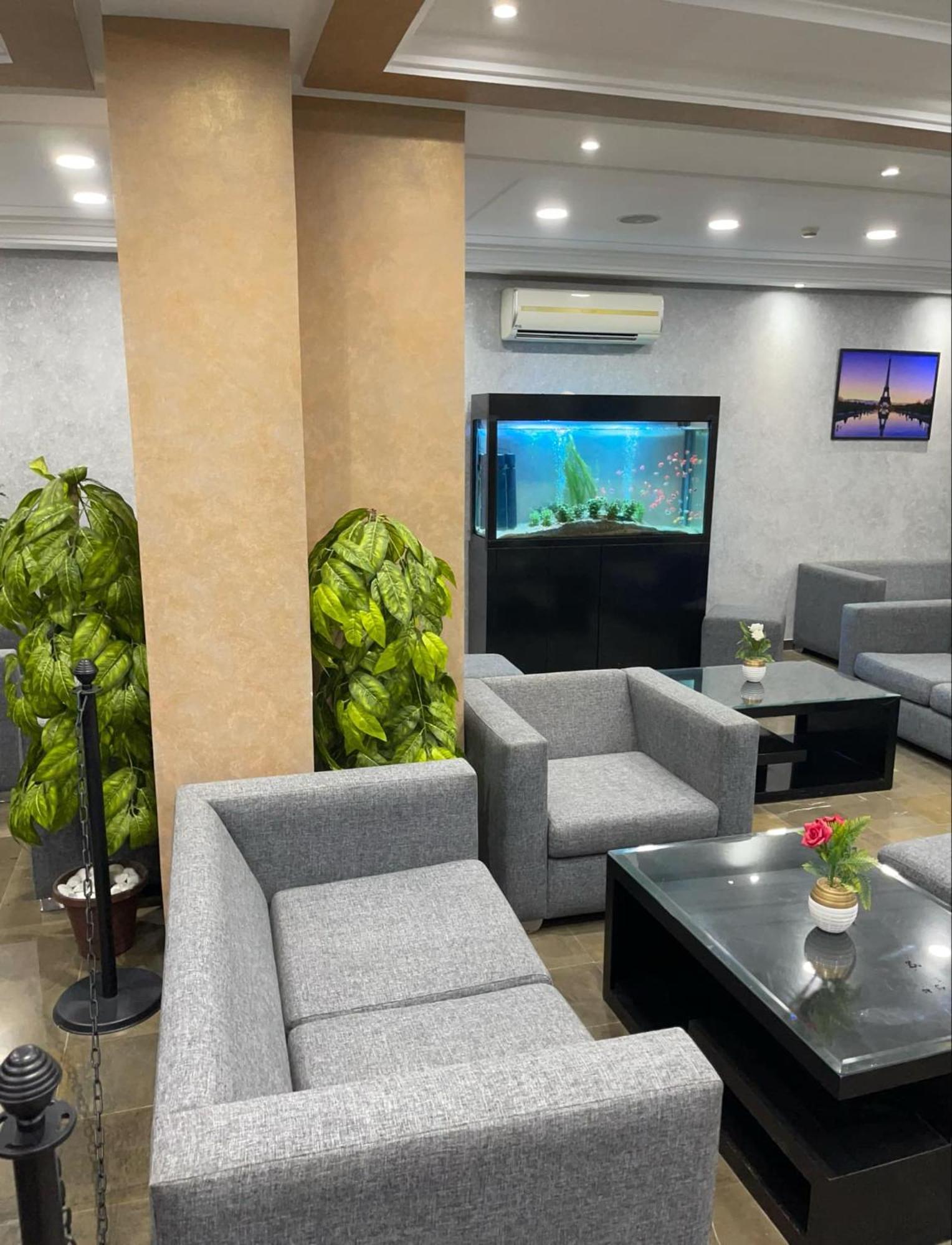 Le Parisien Tunis Hotell Exteriör bild