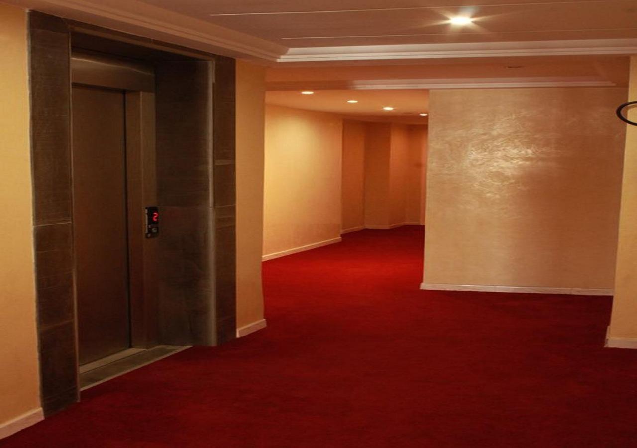 Le Parisien Tunis Hotell Exteriör bild